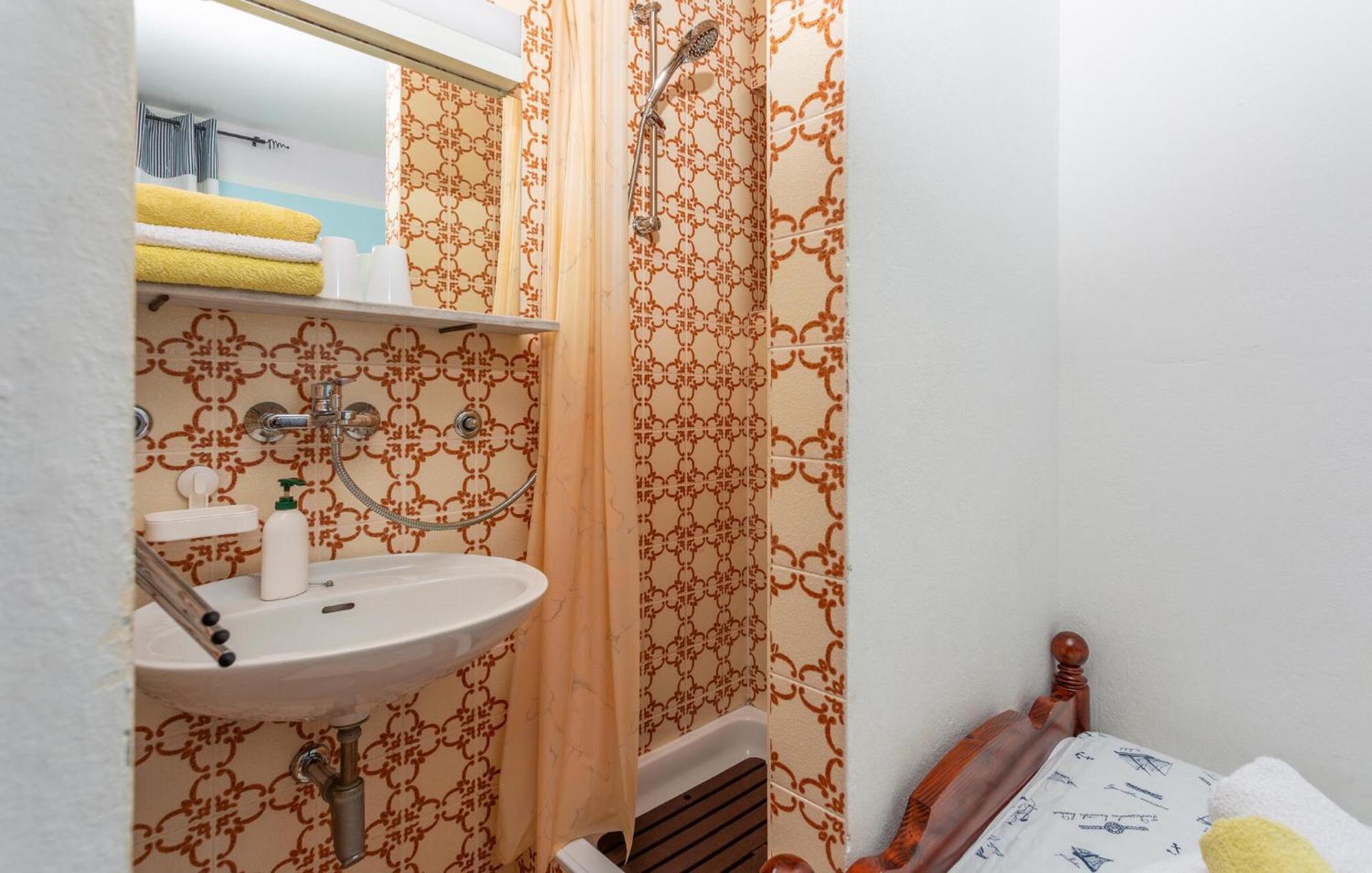 3 Bedroom Stunning Apartment In Krk Krk Town Exteriér fotografie