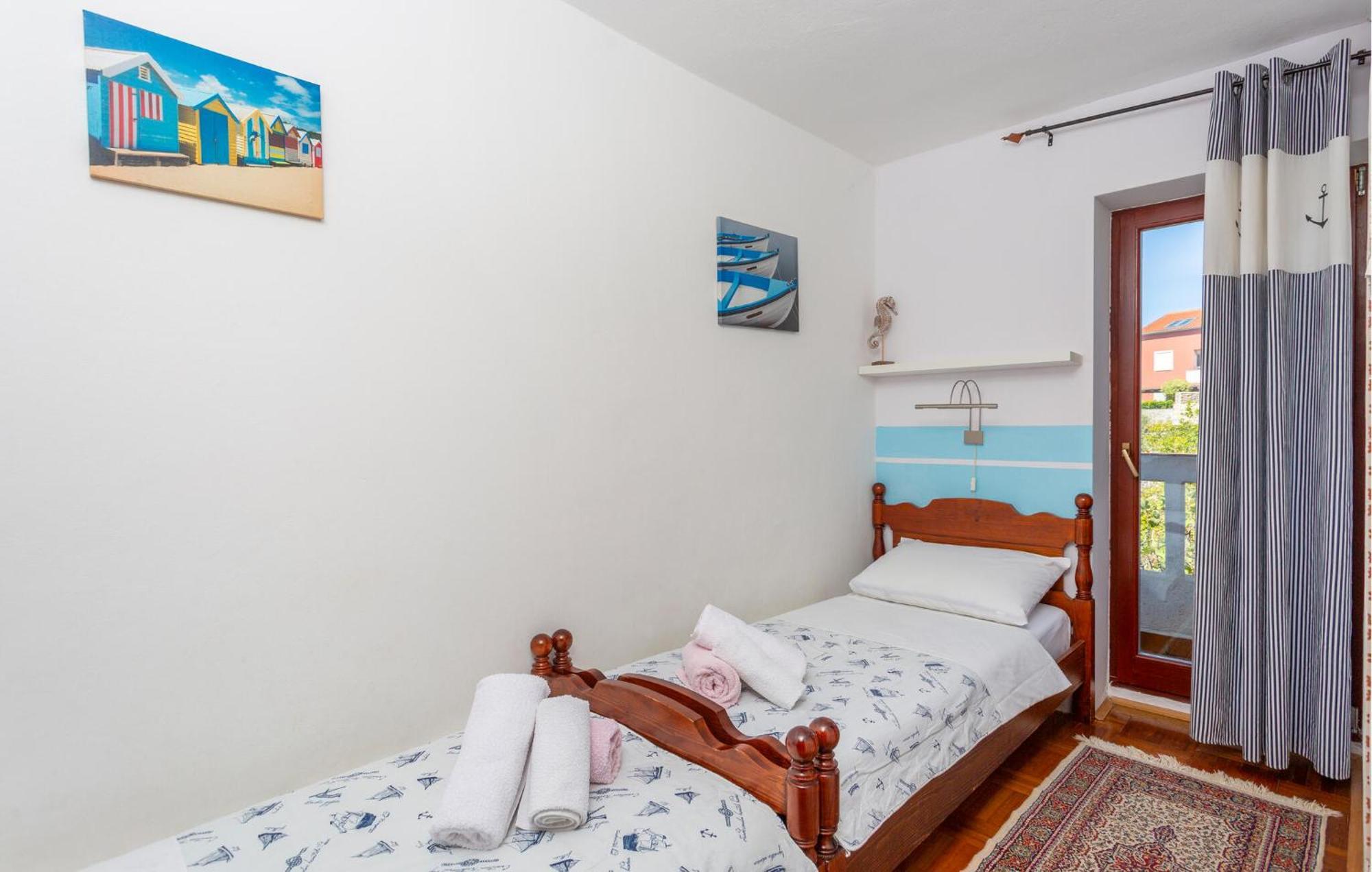 3 Bedroom Stunning Apartment In Krk Krk Town Exteriér fotografie