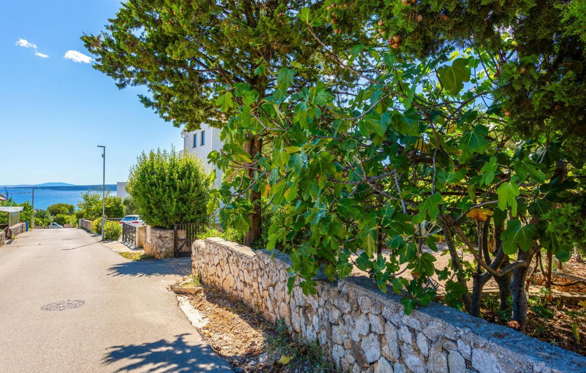 3 Bedroom Stunning Apartment In Krk Krk Town Exteriér fotografie